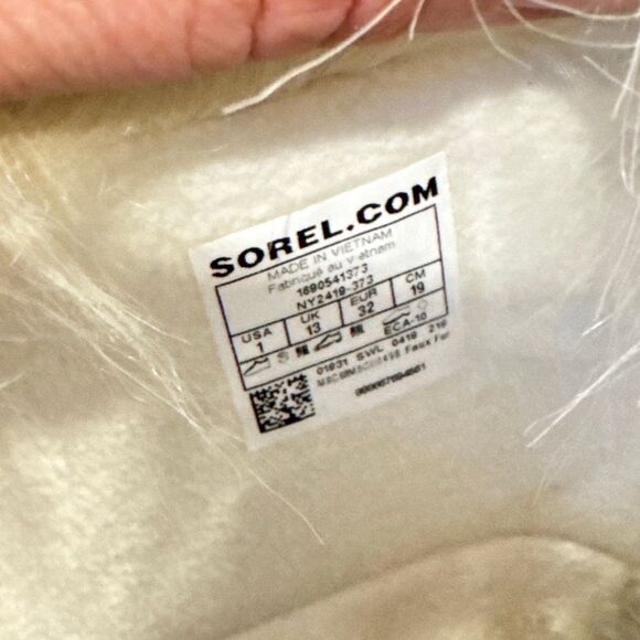 Sorel kids waterproof snow boots size 1 - Picture 7 of 10